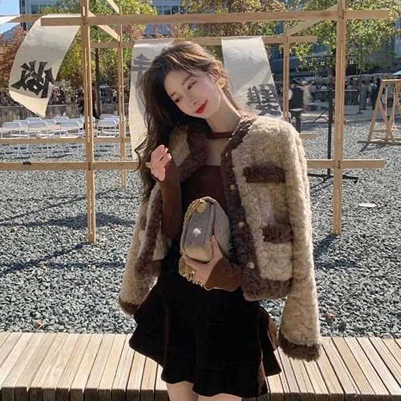 Elegant Streetwear Faux Lamb Wools Short Coat Women Korean Patchwork Cropped Jacket Thicken Warm Single Breasted Outerwear TopsX241018