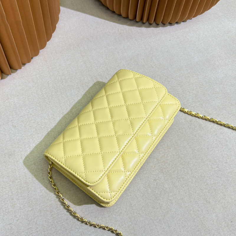 Woc Women Shoulder Bag 19cm Leather Clamshell Diamond Gold Hardware Metal Buckle Luxury Handbag Matelasse Chain Crossbody Bag Envelope Bags Card Holde Makeup Bag