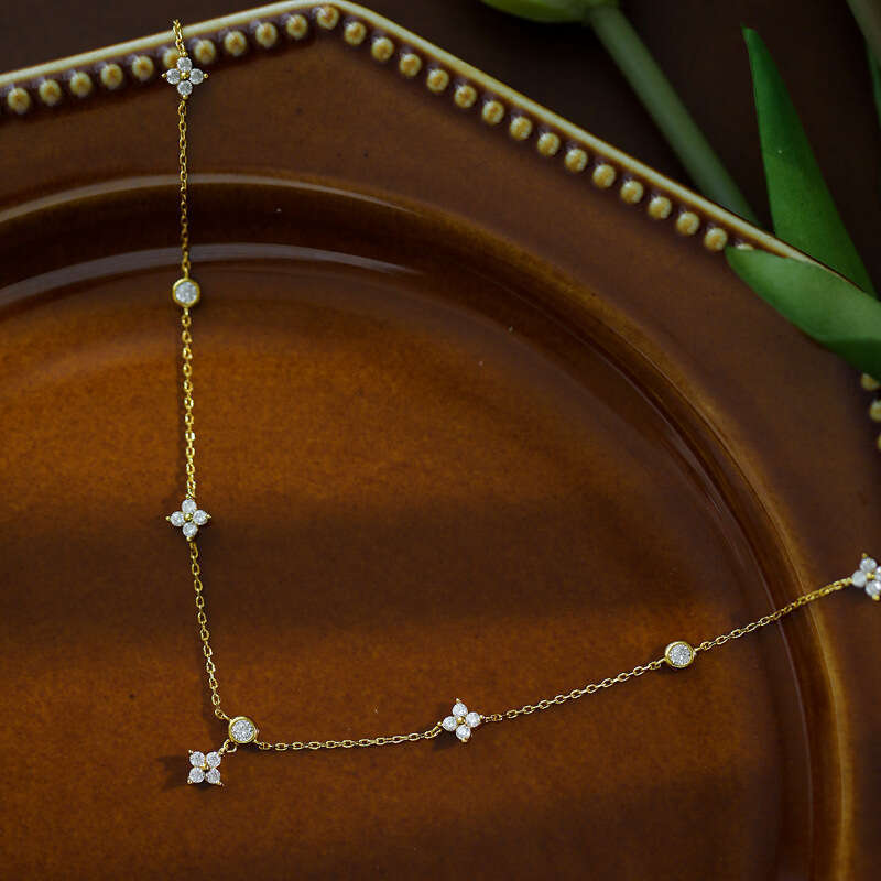 S Sier Plated Lucky Clover Necklace with Dias and Five Petals Collar Chain, Female Instagram Style