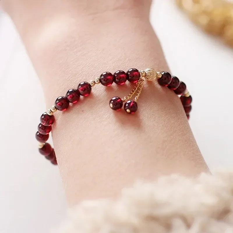Garnet crystal bead thin bracelet designer, suitable for women's delicate jewelry birthday gifts bijoux de luxe