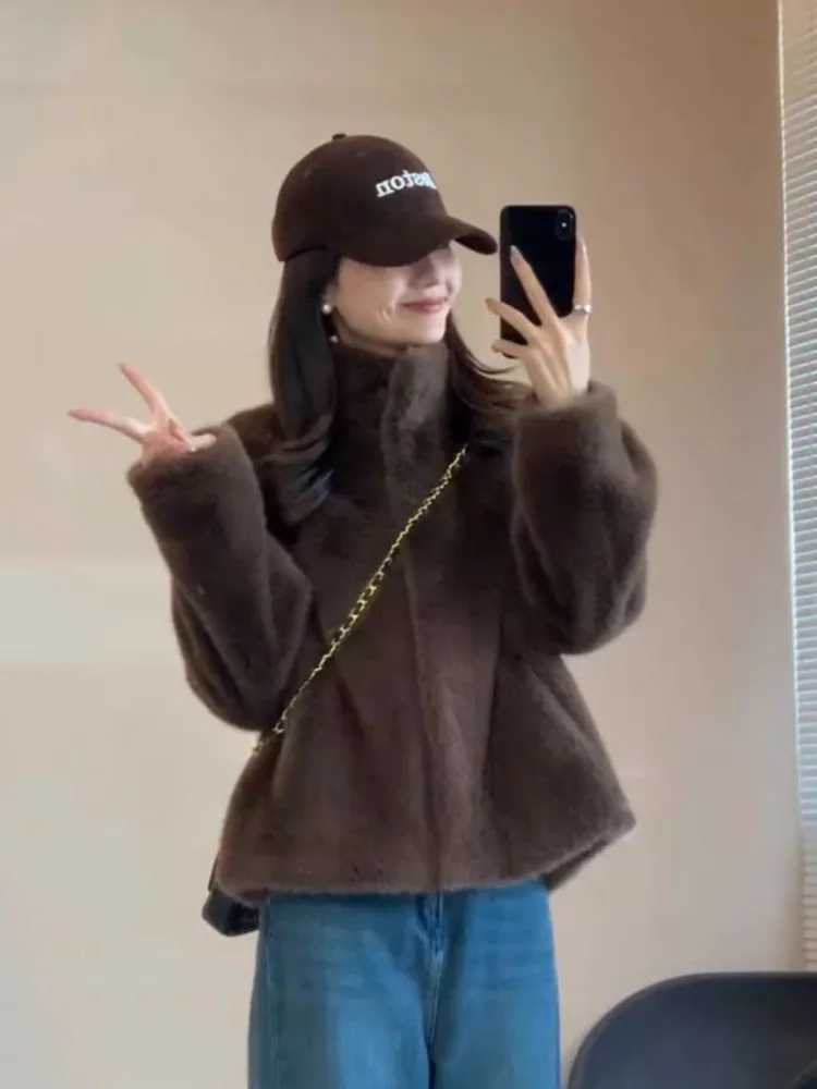 Mink Fur One-Piece Coat For WomenS Winter New Style Stand Up Collar Thickened Environmentally Friendly Fur Short Plush TopX241018