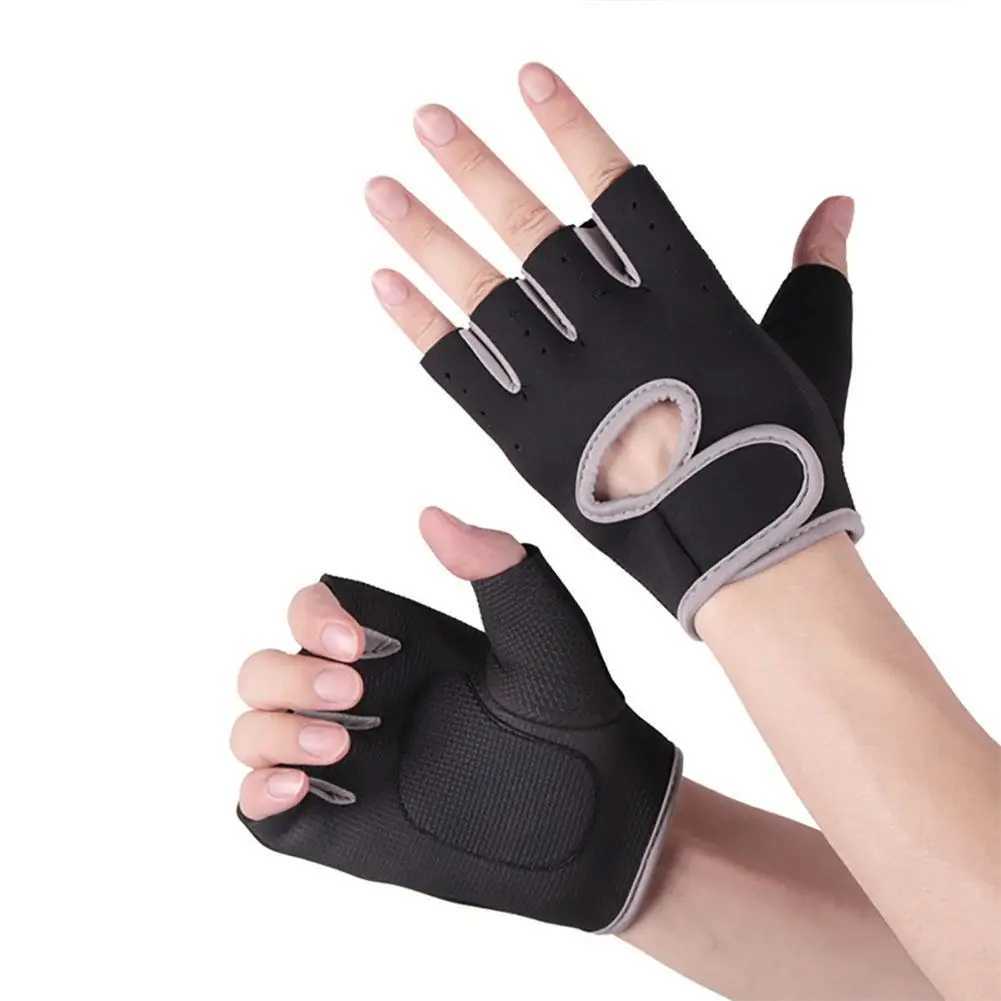 Half finger exercise and fitness gloves weightlifting exercise and fitness glovesW241018