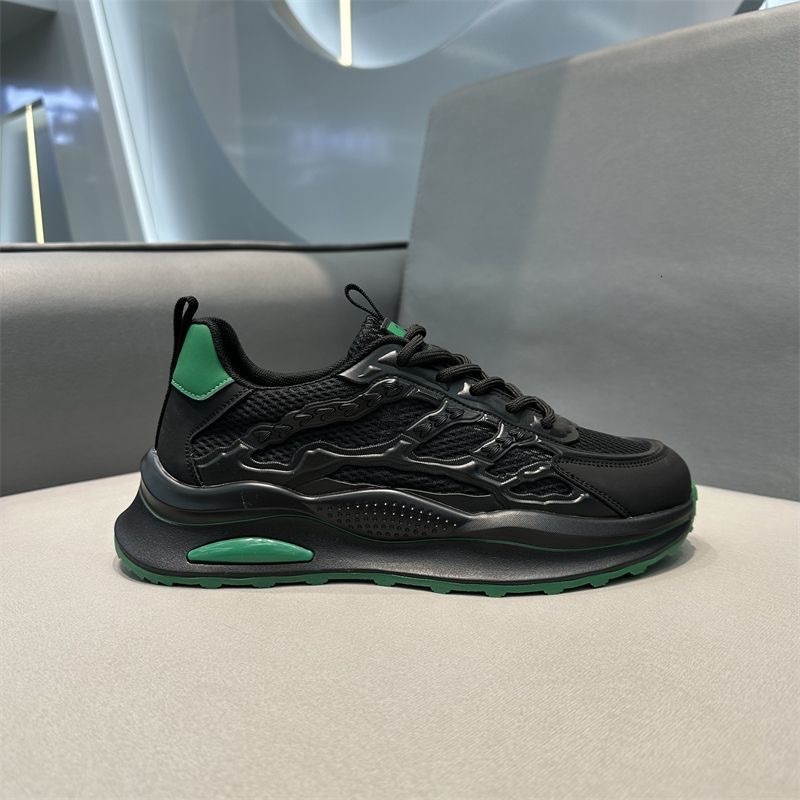 Summer mesh for men, breathable hollow running comfortable soft sole, student trendy shoes, thin mesh, versatile white shoes
