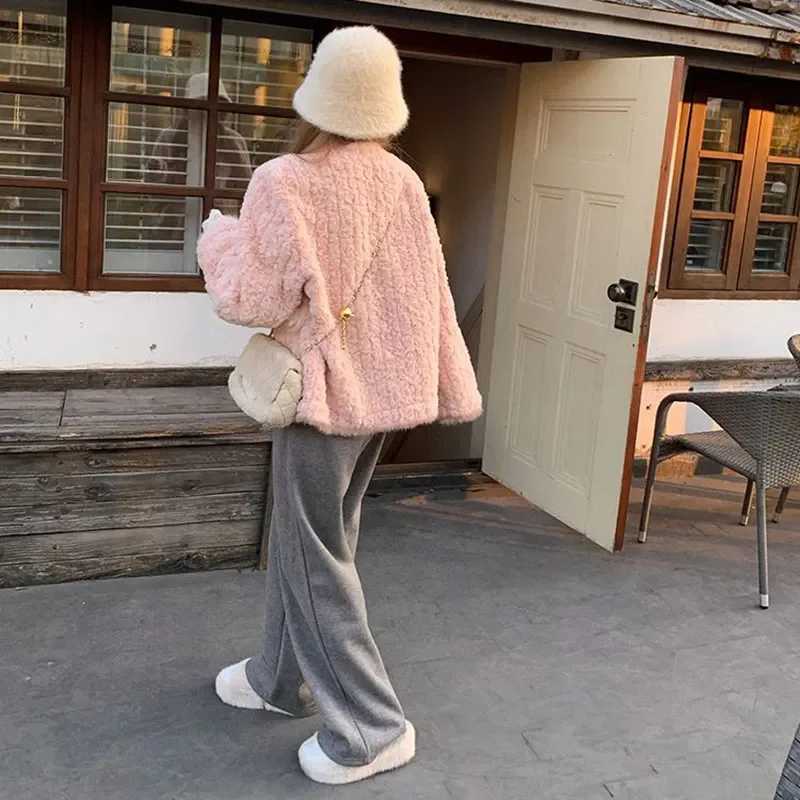 Pink Faux Fur Jacket Women Fashion with Pocket Long Sleeves Lamb Wool Warm Coat Ladies Korean High Street Short OutwearX241018
