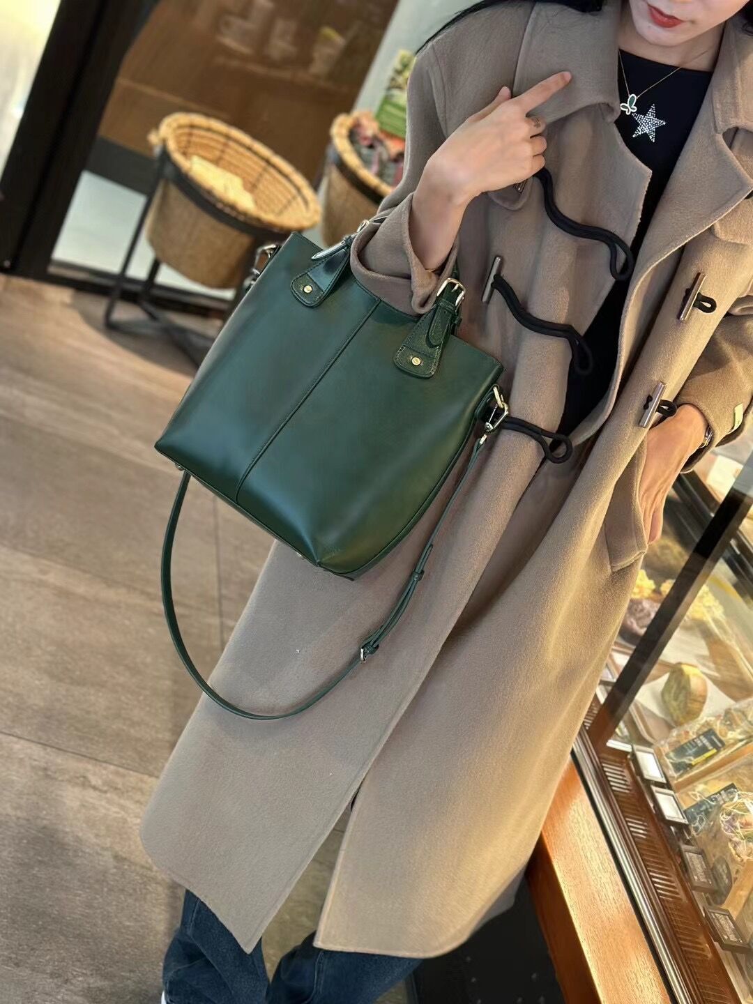 2024 Retro Vegetable Tanned Skin Bucket Tote Green Coffee All-Match Women's Handbag Big Cow Leather Shoulder Bag 2 Straps