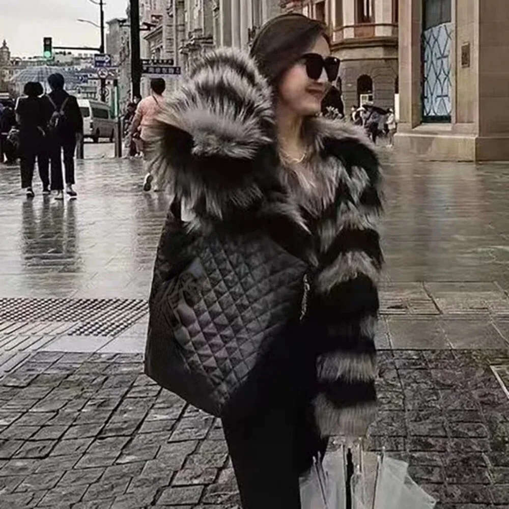 Natural Fox Fashion New Hot Selg Women's Coat Pure Short Round Neck Long Sleeve Warm Winter Clothing Real Fur Jacket