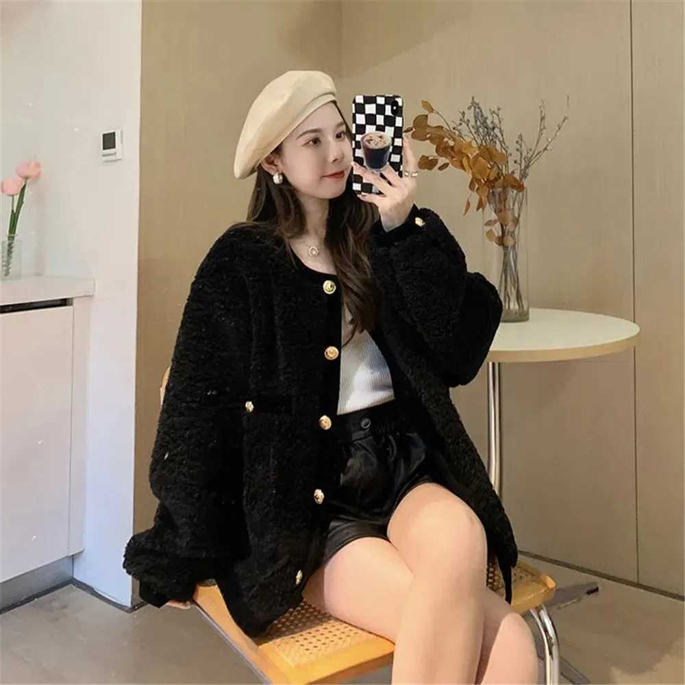 Lambs Wool Basic Jackets Women Winter Warm Elegant Streetwear Korean Harajuku O-Neck Outwear Soft Ladies Classic Tender PocketX241018