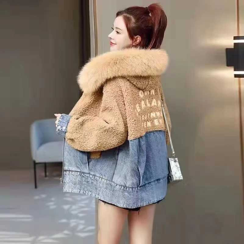 2024 New Hooded Plus Velvet Denim Stitching Cotton-padded Jacket Women Winter Korean Loose Embroidery Lamb Wool Coat FemaleX241018