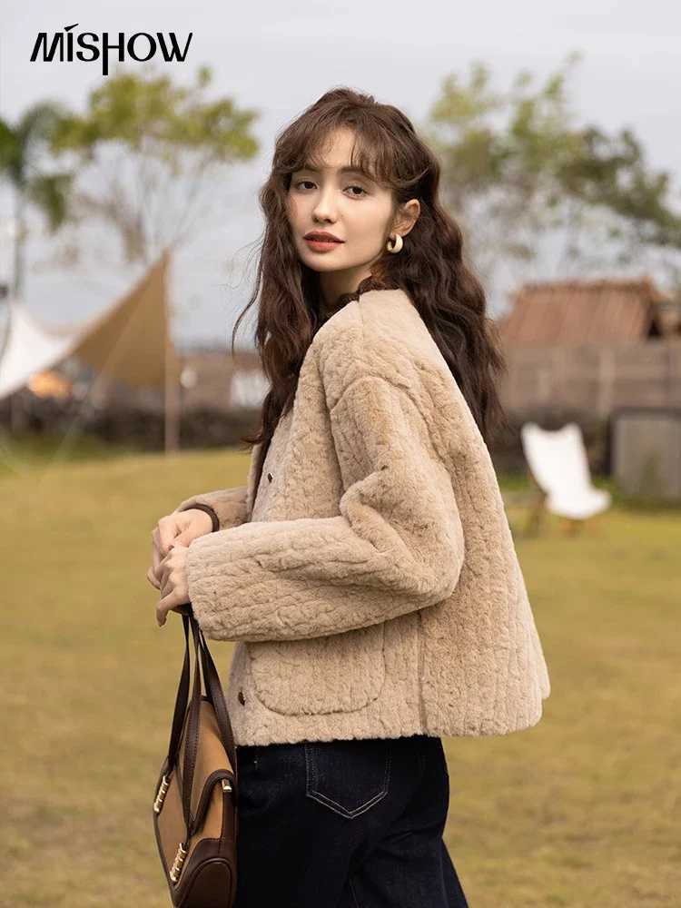 MISHOW Lamb Wool Coat for Women 2022 Winter Korean Short Single Breasted Oneck Jacket LooseThicken Warm Female Coats MXB45W0826X241018