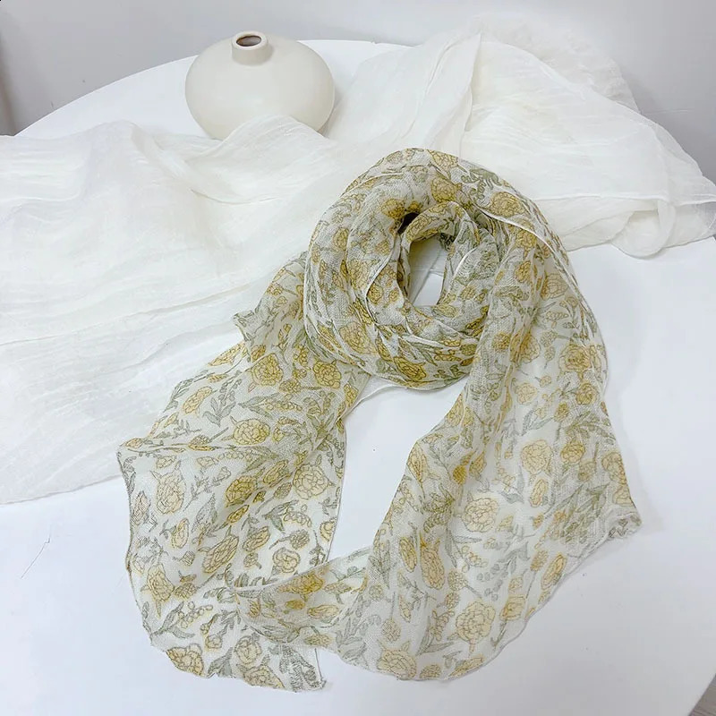 Spring and summer 100% elegant printed lightweight small square scarf slim scarf large-sized scarf 241017