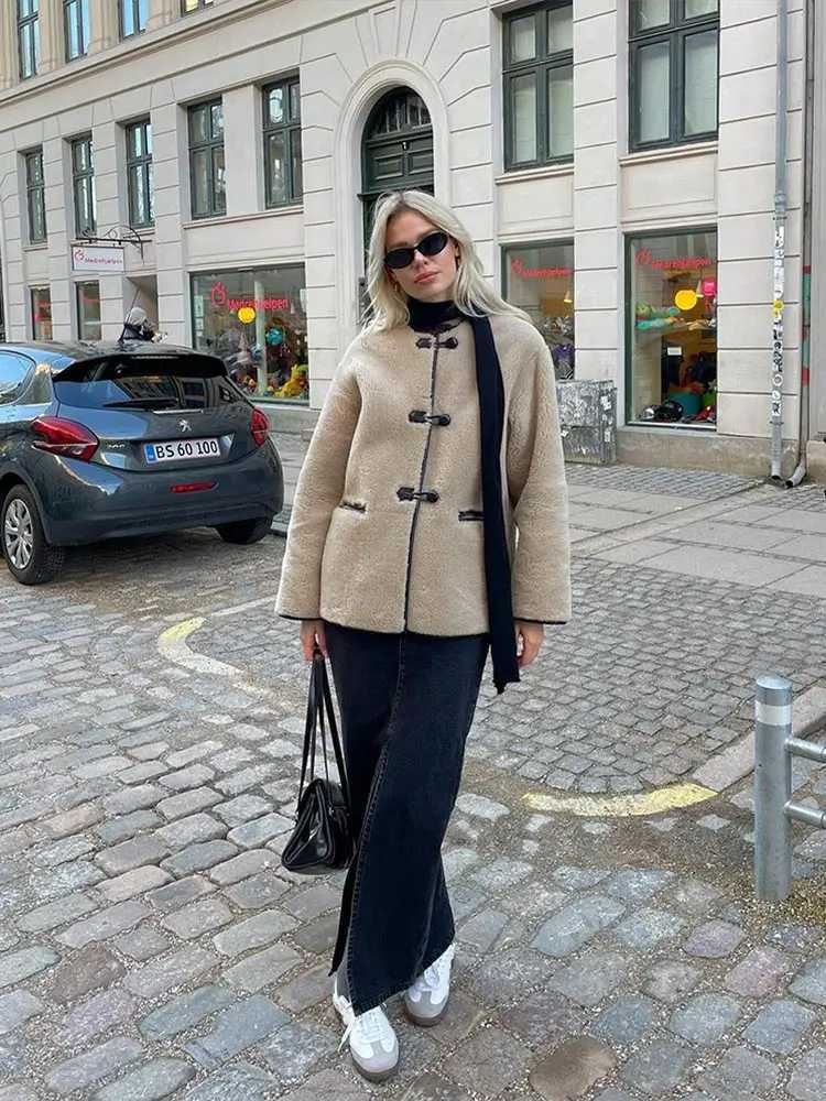 Women Warm Lamb Wool Thick Coat Elegant Round Neck Long Sleeve Single Breasted Jacket 2024 Autumn Lady High Street OuterwearX241018