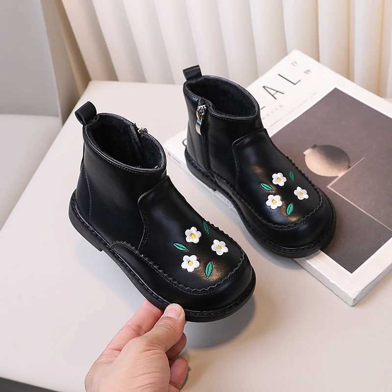 Boots 2024 Autumn/Winter New Childrens Leather Boots Womens Fashion Korean Style Swt Flower Fashion Edition Plush Zipper Shoes H241018
