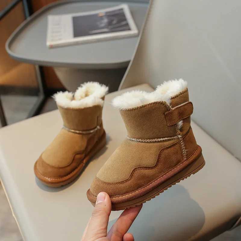 Boots Childrens Snow Boots 2023 Autumn and Winter New Girls Cotton Shoes Fashionable Lightweight Plush Warm Plush Boots for Boys PU H241018