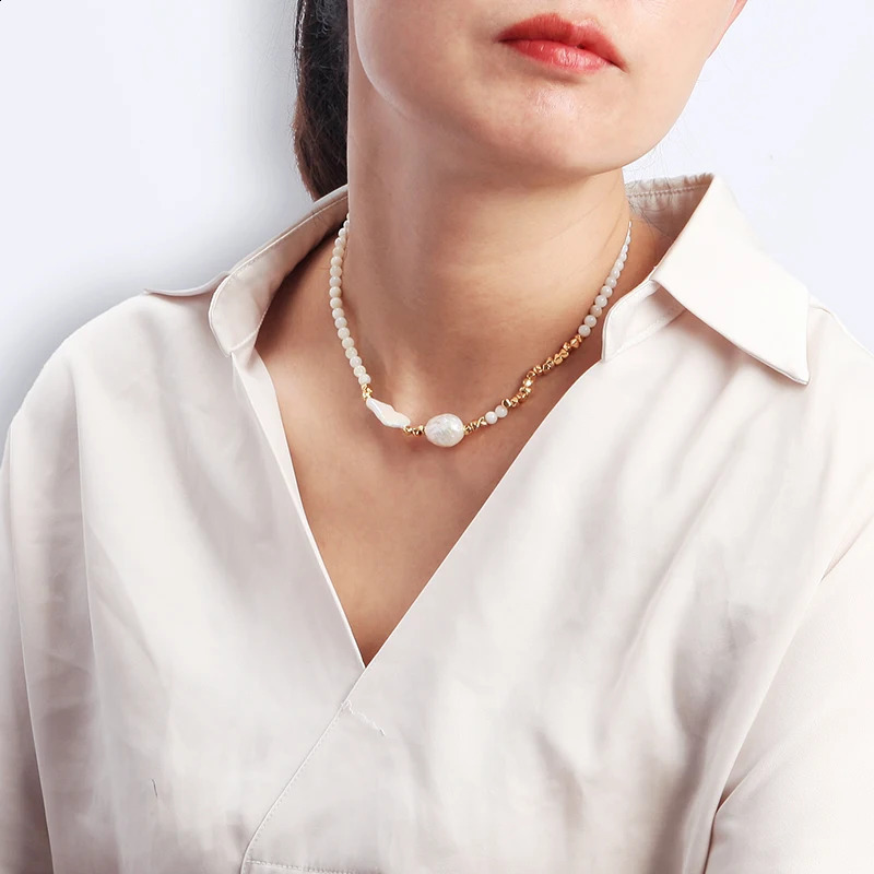 Varole Irregular Natural Pearl Necklace Womens Gold Womens Natural Stone Long Necklace Fashion Jewelry 241018