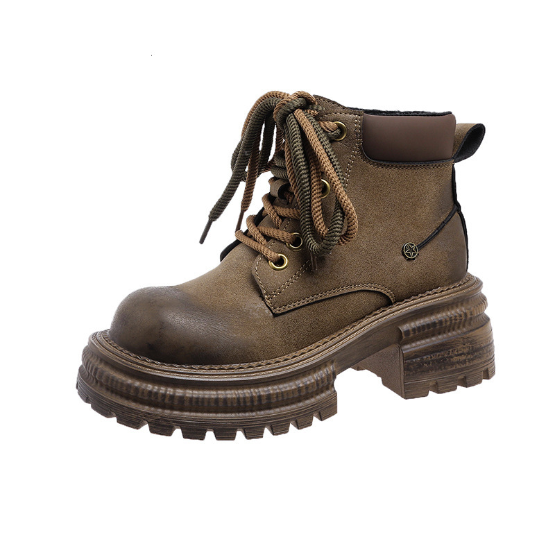 Martin boots for women in autumn and winter 2024, new fashionable vintage style, big toe thick soled lace up short boots, single boot