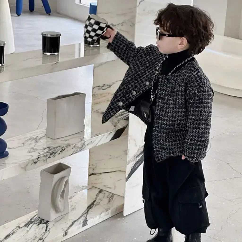 Boys coat autumn and winter new childrens clothing black plain weave coarse floral thick laminated cotton coat casual simple daily M241018