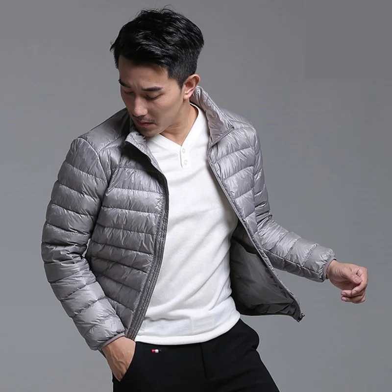 Men Ultra-light Thin Down Jacket Autumn Winter Short Hooded Warm White Duck Down Coat Plus Size Parka Men Portable Outerwear LX241018
