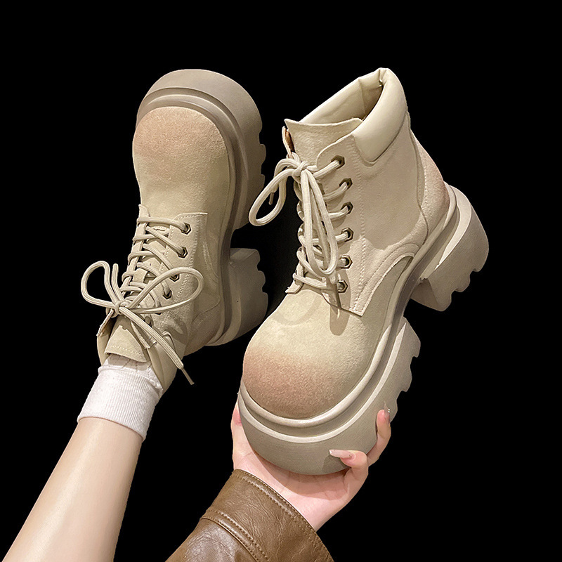 Versatile and fashionable thick soled Martin boots for women in autumn and winter 2024, new height increasing and anti slip Western cowboy boots, shor