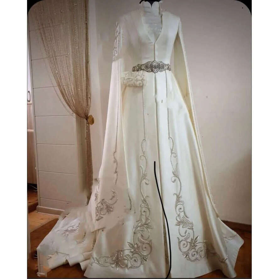 Cauc Dresses Wedding Caftan Sier Embroidery Cape Long Sleeves High Collar White Satin Formal Muslim Bridal Gowns