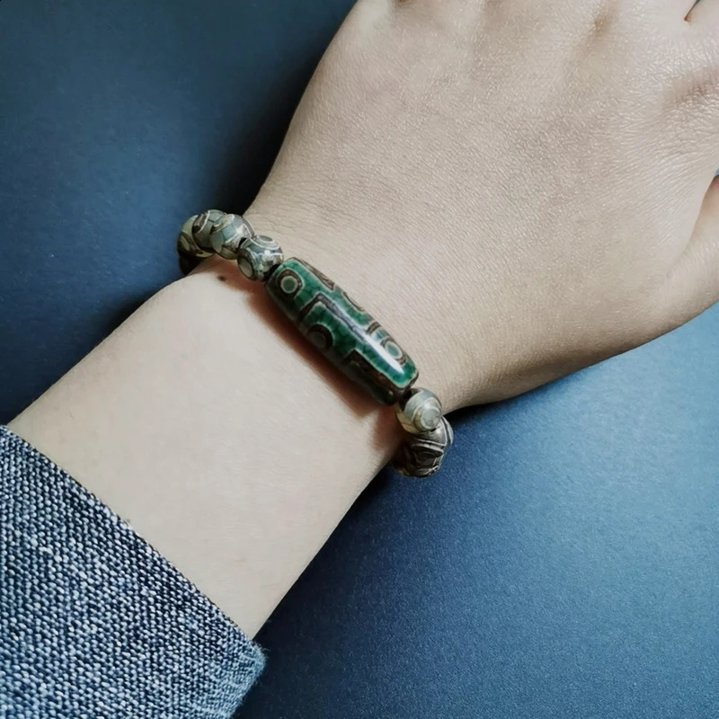 Healing Stone Natural Xizang Dzi Agate Bracelet suitable for women nine eye agate three eye round bead chain bracelet 241018