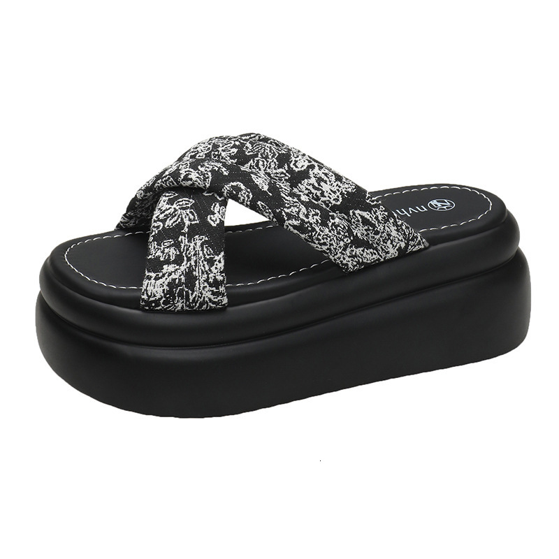 New Chinese Style Thick Sole Slippers For Wearing On The Outside Women S Summer New Sandals Sponge Cake Cross Beach Flip Flops Ddmythur