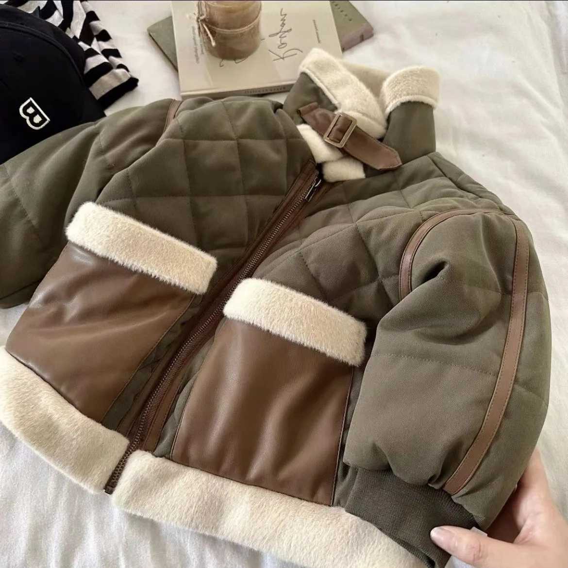 Coat Childrens Winter Clothing New Cotton Boys Fashion Girls Baby Plush Thickened Keep Warm Jacket Loose and Simple M241018