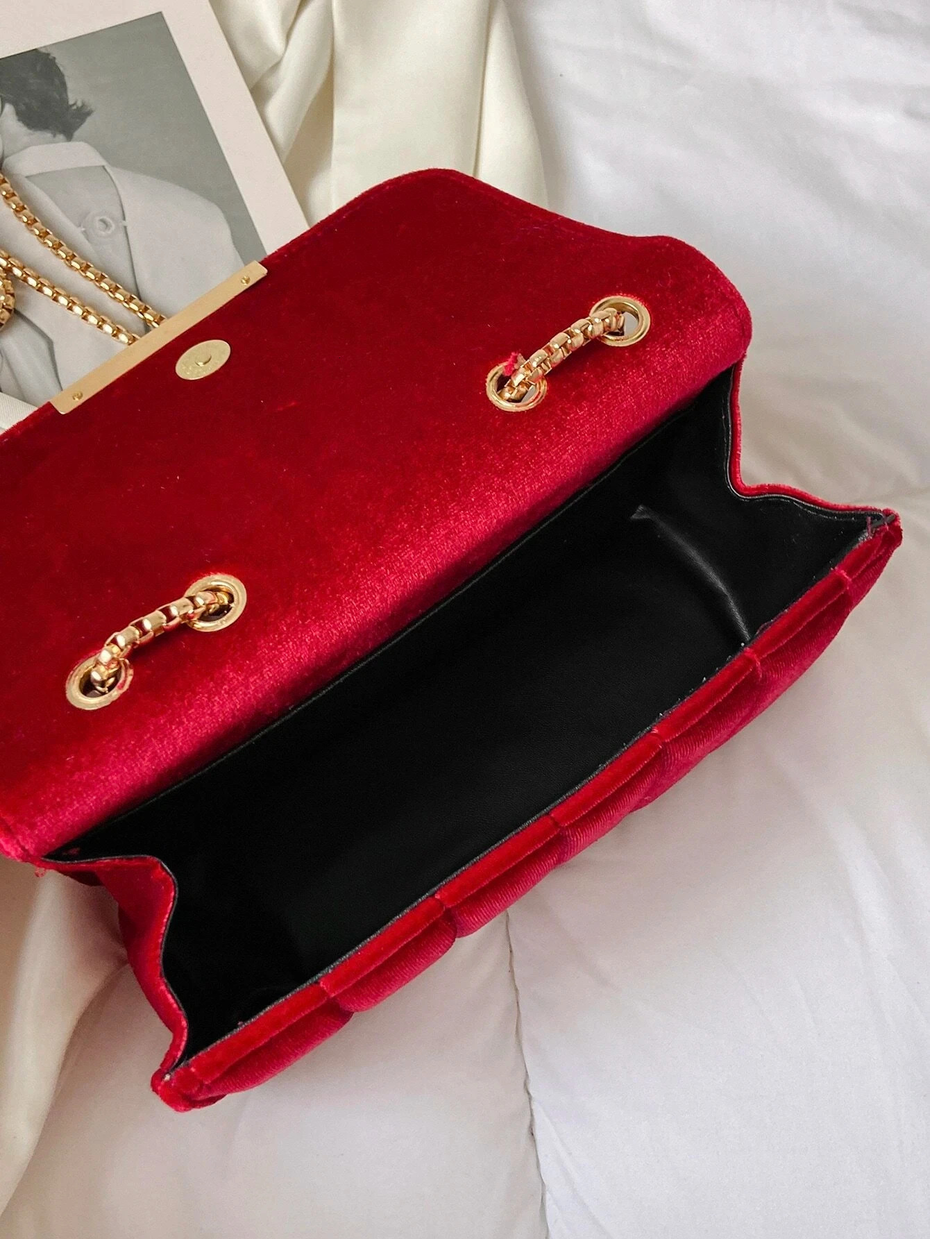 Neon red flip chain square bag velvet leather fashionable date gift shoulder strap and cross body bag with chain strap suitable for women241018