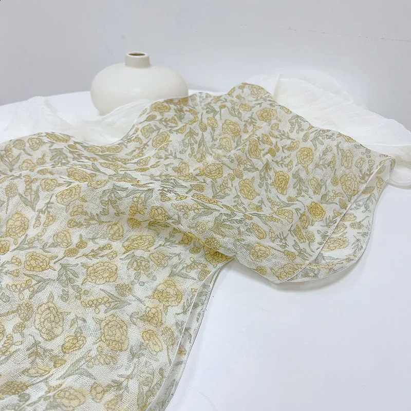 Spring and summer 100% elegant printed lightweight small square scarf slim scarf large-sized scarf 241017