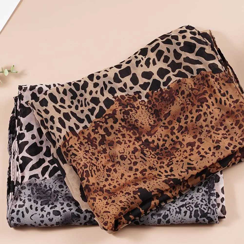 Warm leopard print chiffon scarf fashionable warm soft long shawl print Mtifunction winter womens style silk scarf X2410171