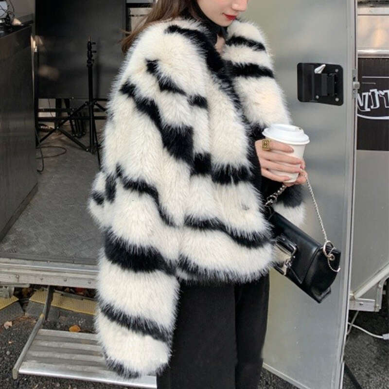 Ins Chic Girls Fluffy Zebra Coat Women Haruku Street Fashion Casual Faux Fox Fur Jacket Female Winter Thick Warm Overcoats