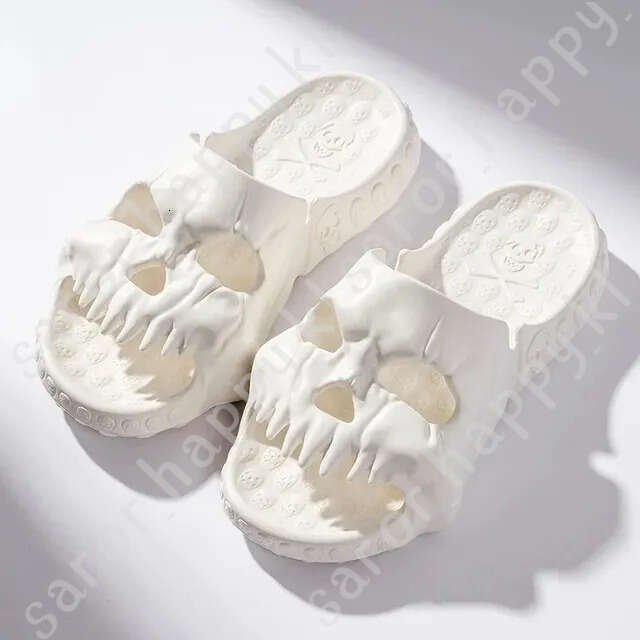 New Personalized Skull Design Men Slippers 2023 Summer Outdoor Fun Novelty Slide Thick Sole Platform Beach Non-Slip Women Sandal 570