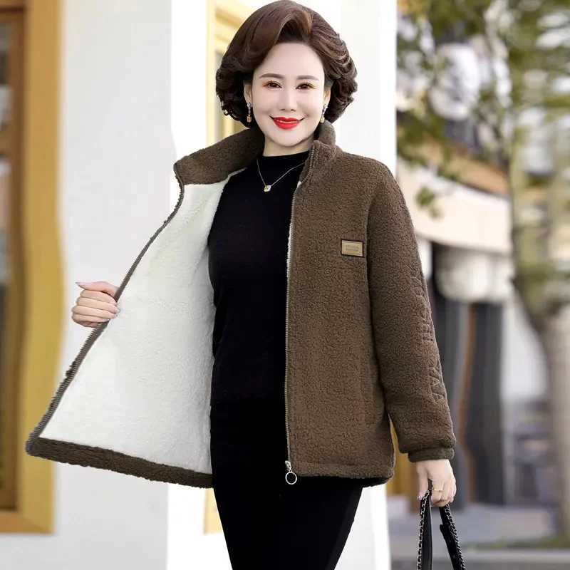 Lamb Wool Coat Women Winter New Parkas Mothers Cotton-Padded Coats Polar Fleece Jacket Middle-Aged Elderly Female Outerwear TopX241018