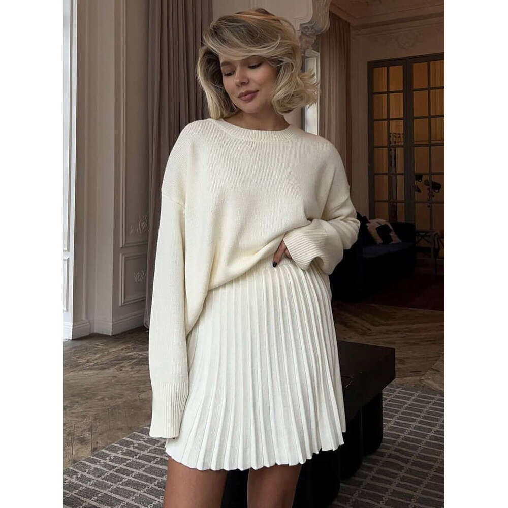 Hirsionsan Elegant Soft Vintage Women Suits 2 Pieces Female Sets O Neck Sweater & Mini Pleated Skirt Knitted Tracuit