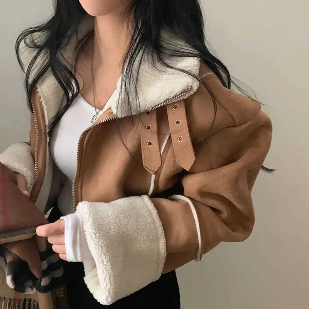 Autumn Winter Lamb Wool Patchwork Jackets Women Korean Warm Coats Women Elegant Suede Short Jackets Female LadiesX241018