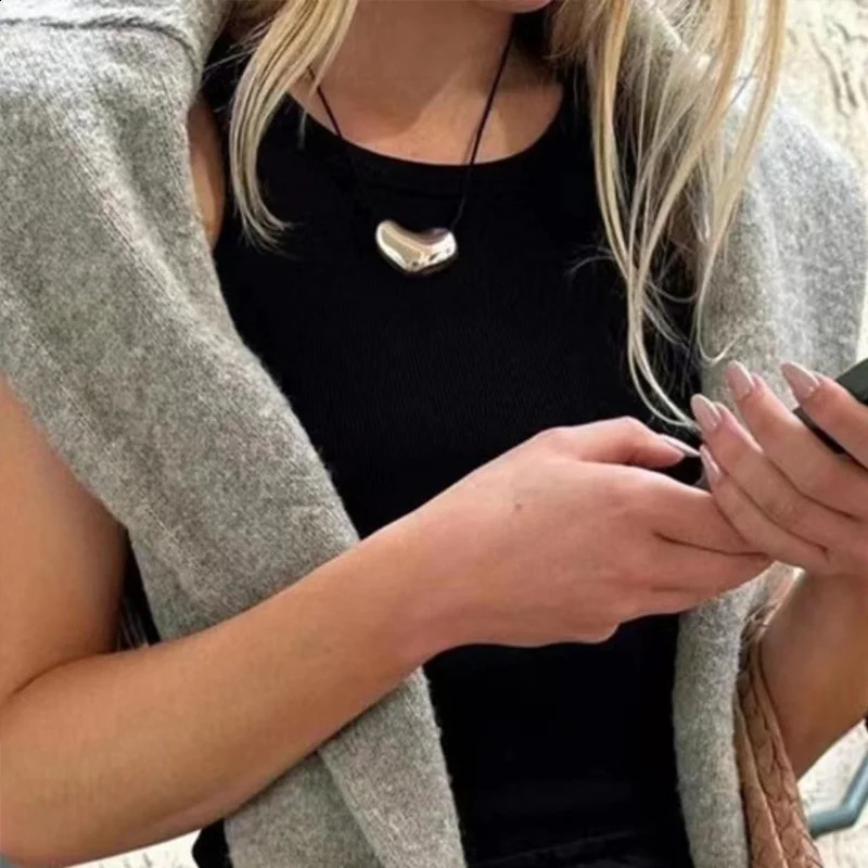 Brass rope chain large irregular heart-shaped pendant necklace womens jewelry punk runway rare dress Bohemian Japan Korea 241018