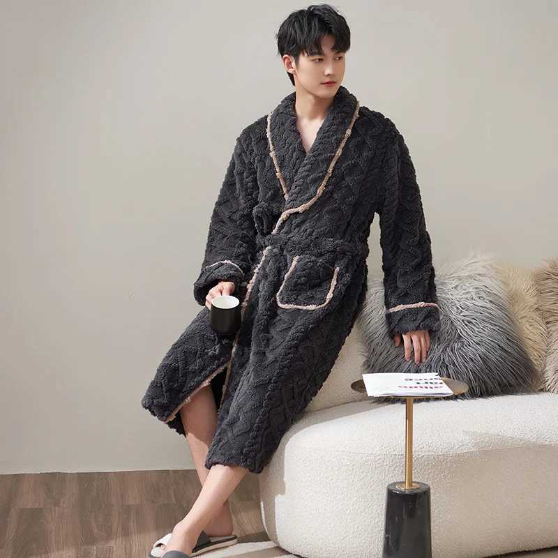 New Arrival Winter Autumn Casual Plush Coral Velvet Male Nightwear Men Bathrobe Belt Elegant Bathroom Spa Thick Flannel Men RobeXJ241018