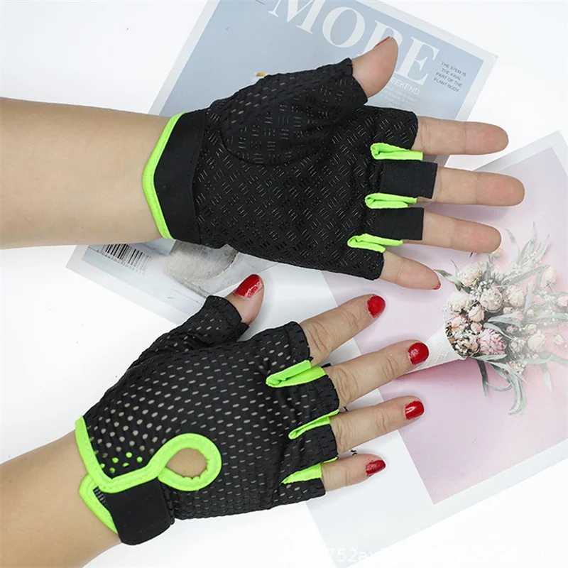 Womens Exercise Gloves Fitness Breathable Half Finger Non slip Gloves Bicycle Weightlifting Yoga Training Exercise GlovesW241018