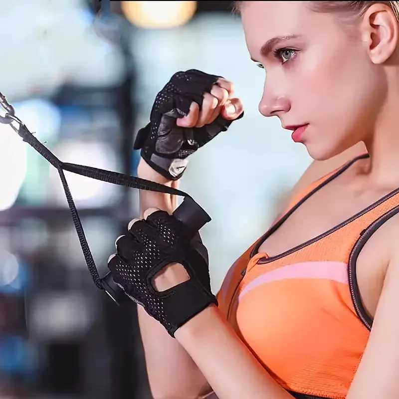 A pair of nylon half finger non slip gloves hollow breathable half finger gloves used for cycling fitness yogaW241018