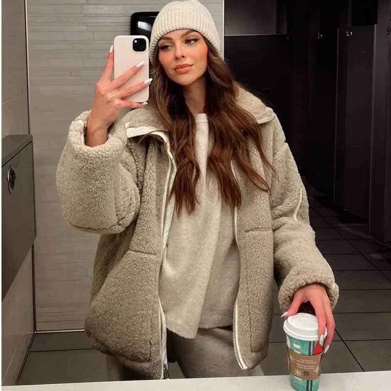 Faux Fur Lamb Wool Jacket Women Winter Fashion Loose Stand Collar Zipper Pocket Long Sleeve Warm Coat Streetwear Lady OuterwearX241018