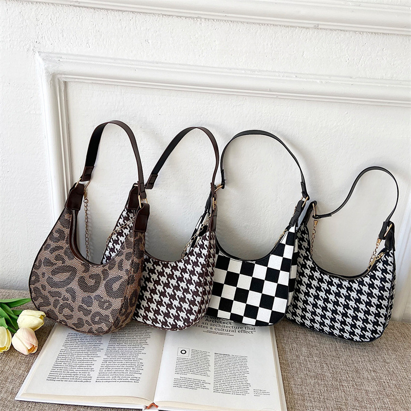 Fashion Women Fashion Bag Vintage Checkerboard Baguette Armpit Crescent Bag