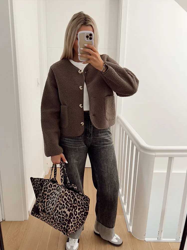 Fashion Solid Short Women Lamb Wool Coat Elegant O-neck Long Sleeve Single Breasted Pockets Jackets Autumn Lady Slim Street TopsX241018