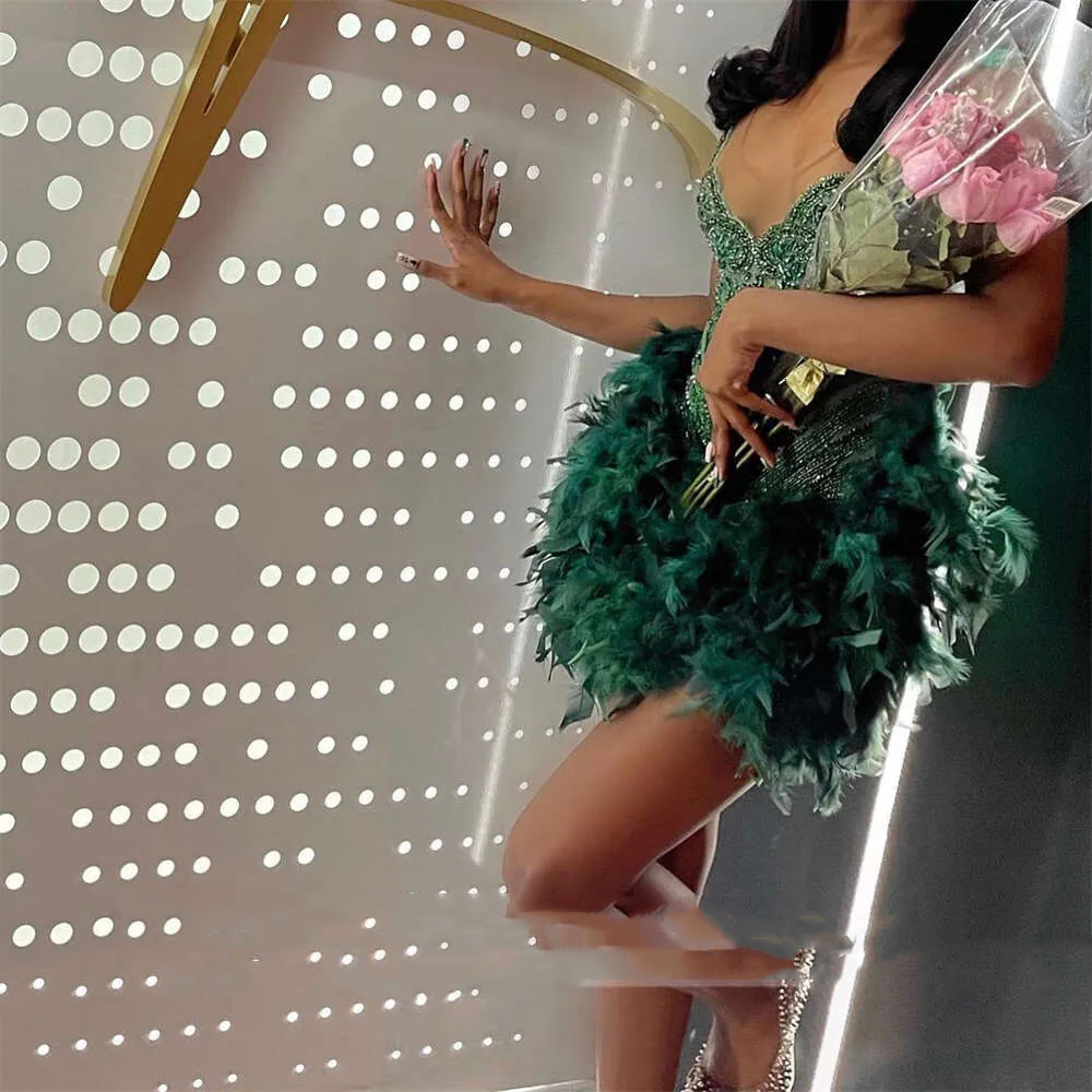 Glitter Crystal Beaded Short Prom Dresses Dark Green Feathers Mini Sheath Birthday Party Gown Cocktail Dress Pageant Special Occasion Wear 2025