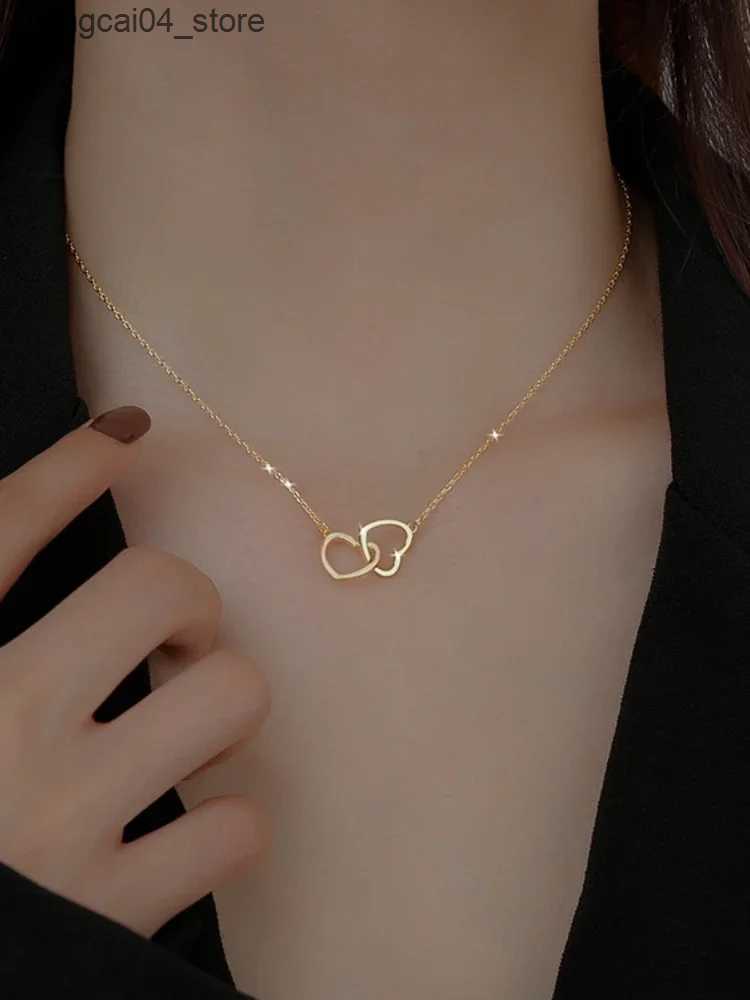 Chokers Silver double heart-shaped necklace suitable for womens parties Clavicle chain gift jewelry L240910