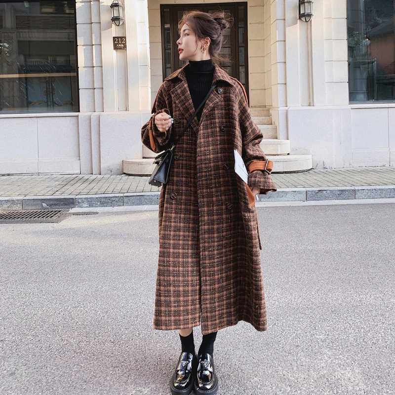 Retro Plaid Woolen Coat For women 2024 Winter New Fashion Korean Thicken Temperament Overcoat With belt Female Long Wool CoatsX241009