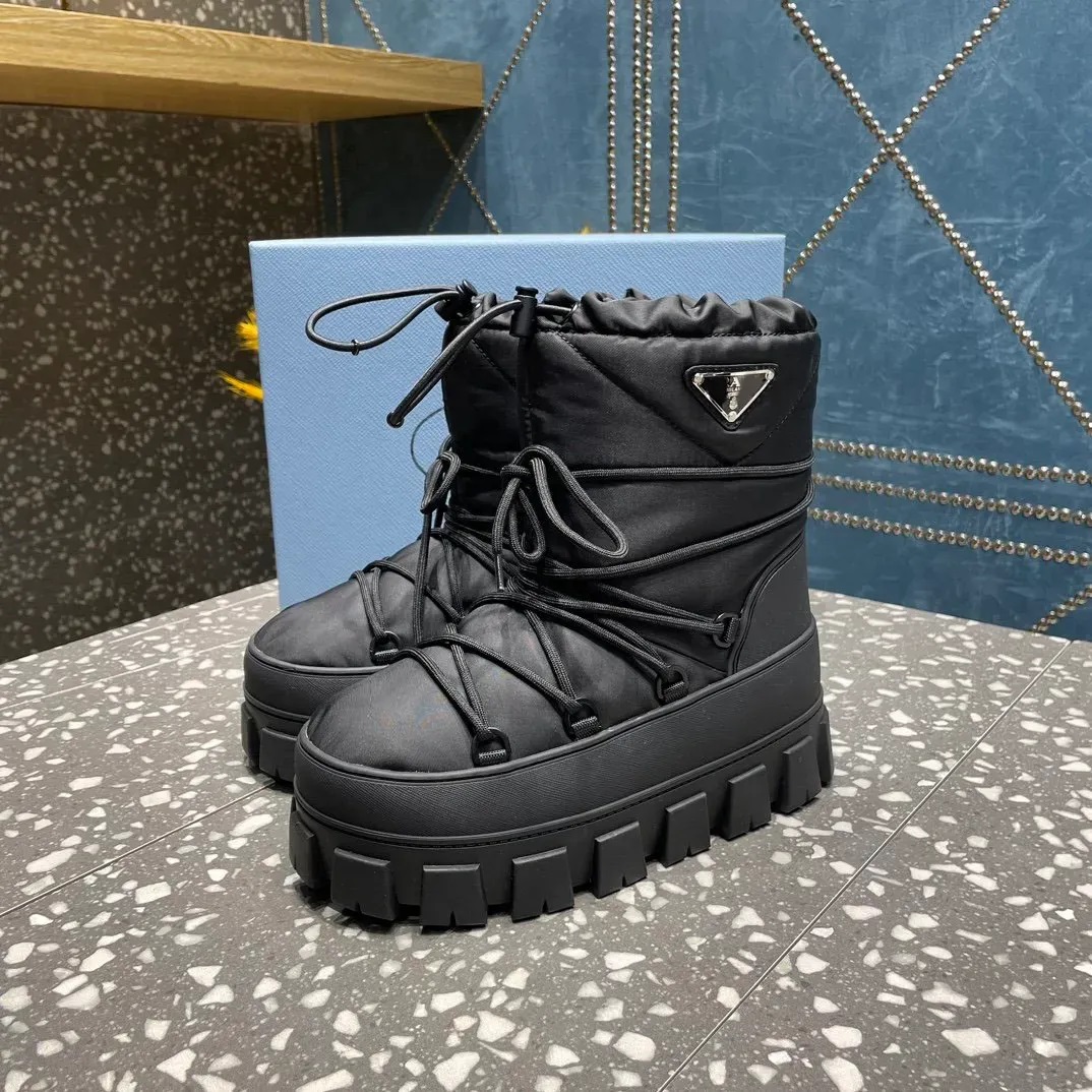 Fashion Womens Boots Winter Designer Snow Boots Patent Leather Calf Moon Ladies Warm Boot Flats Bottom Black White Luxury Women Shoes