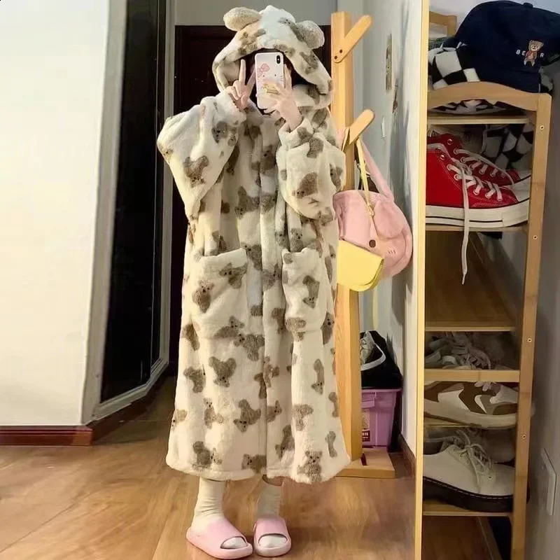 Winter Cartoon Bear Pajama Set Thick Coral Velvet Warm Cute Style Explosive Pattern Mens Pajamas 241009