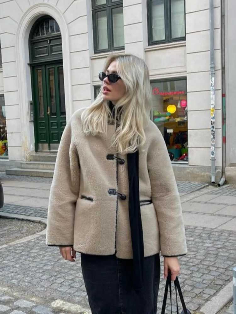 Women Autumn Winter Warm Lamb Wool Thick Coat Elegant O Neck Long Sleeves Single Breasted Loose Jacket Chic Lady Street OutwearX241018