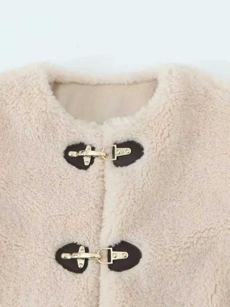 TRAF 2023 Winter Faux Fur Integrated Lamb Plush Jacket For Women O-neck Cashmere Coat Elegant Gentle Casual Lady Thicken OutwearX241018