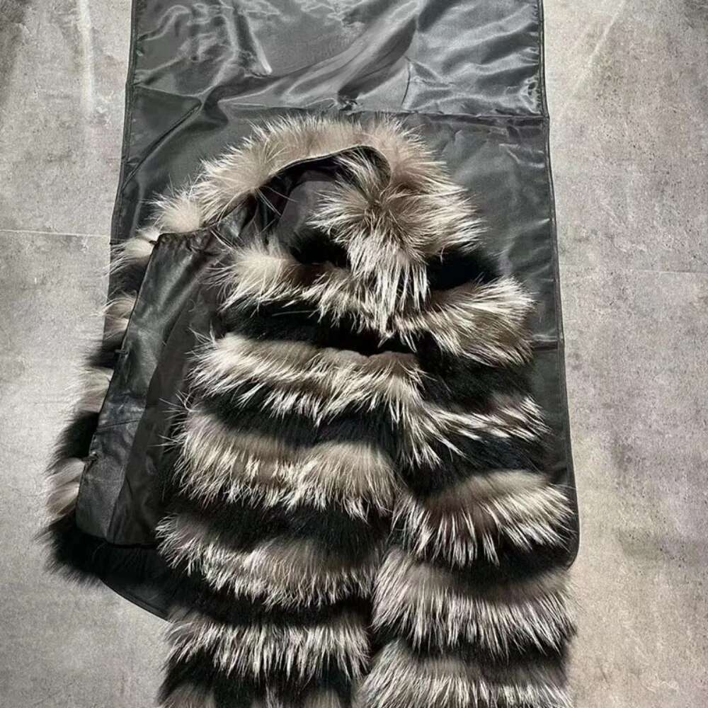 Natural Fox Fashion New Hot Selg Women's Coat Pure Short Round Neck Long Sleeve Warm Winter Clothing Real Fur Jacket