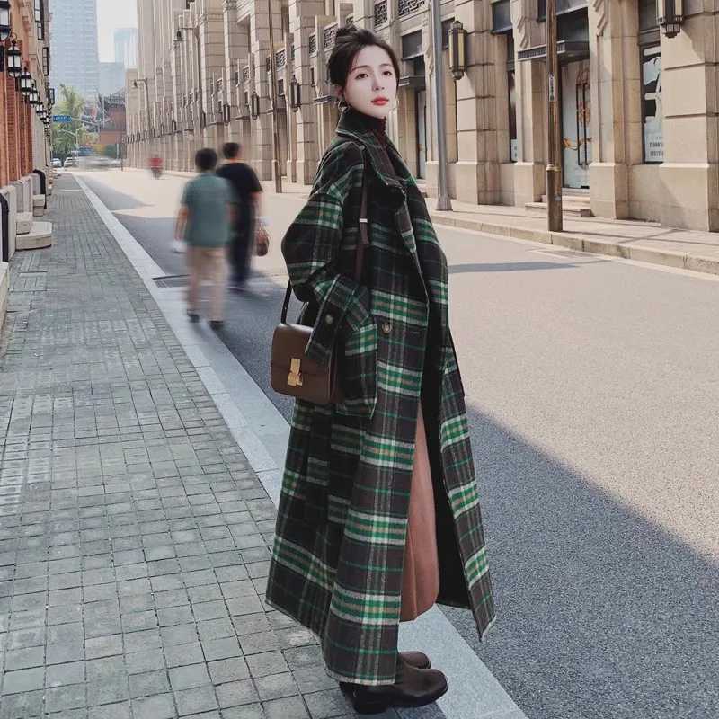 Green Plaid Woolen Coat For Women 2024 Winter New Lady Thicken Temperament Woolen Coats Fashion Korean Belt Female Long OvercoatX241009